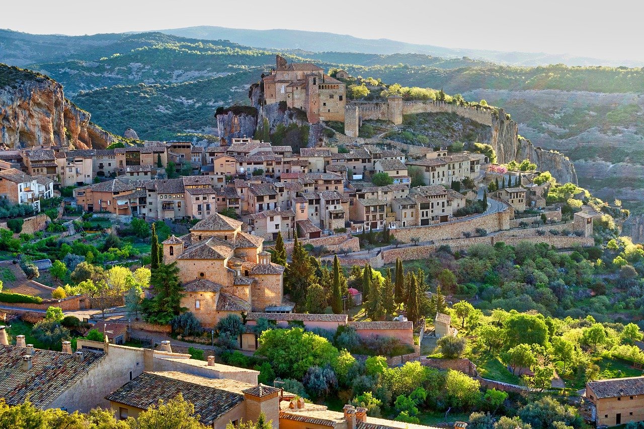 10 pueblos en la via hacia huesca para visitar en verano 12