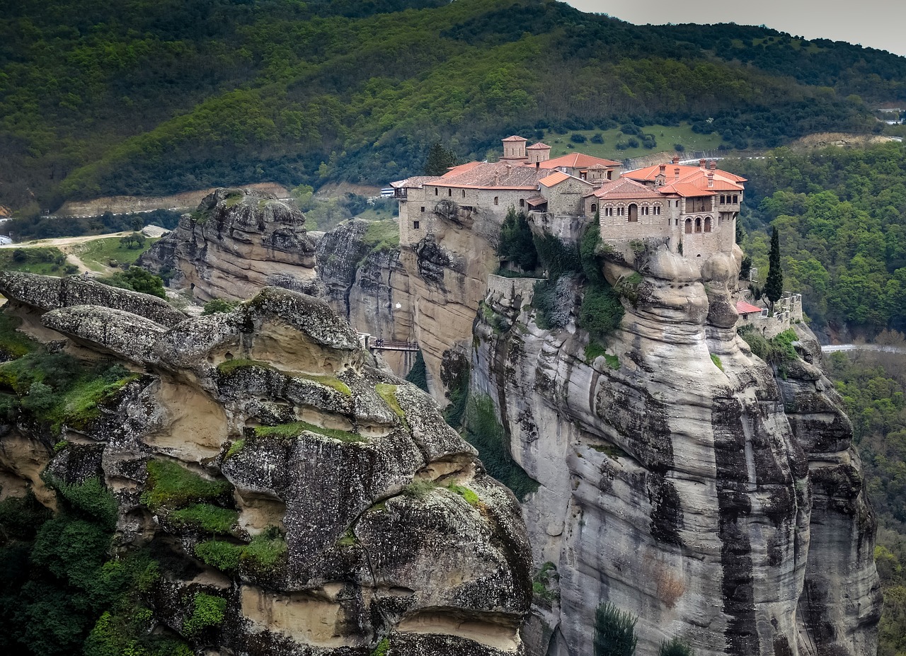 10 pueblos en la via hacia la rioja para visitar en primavera 8