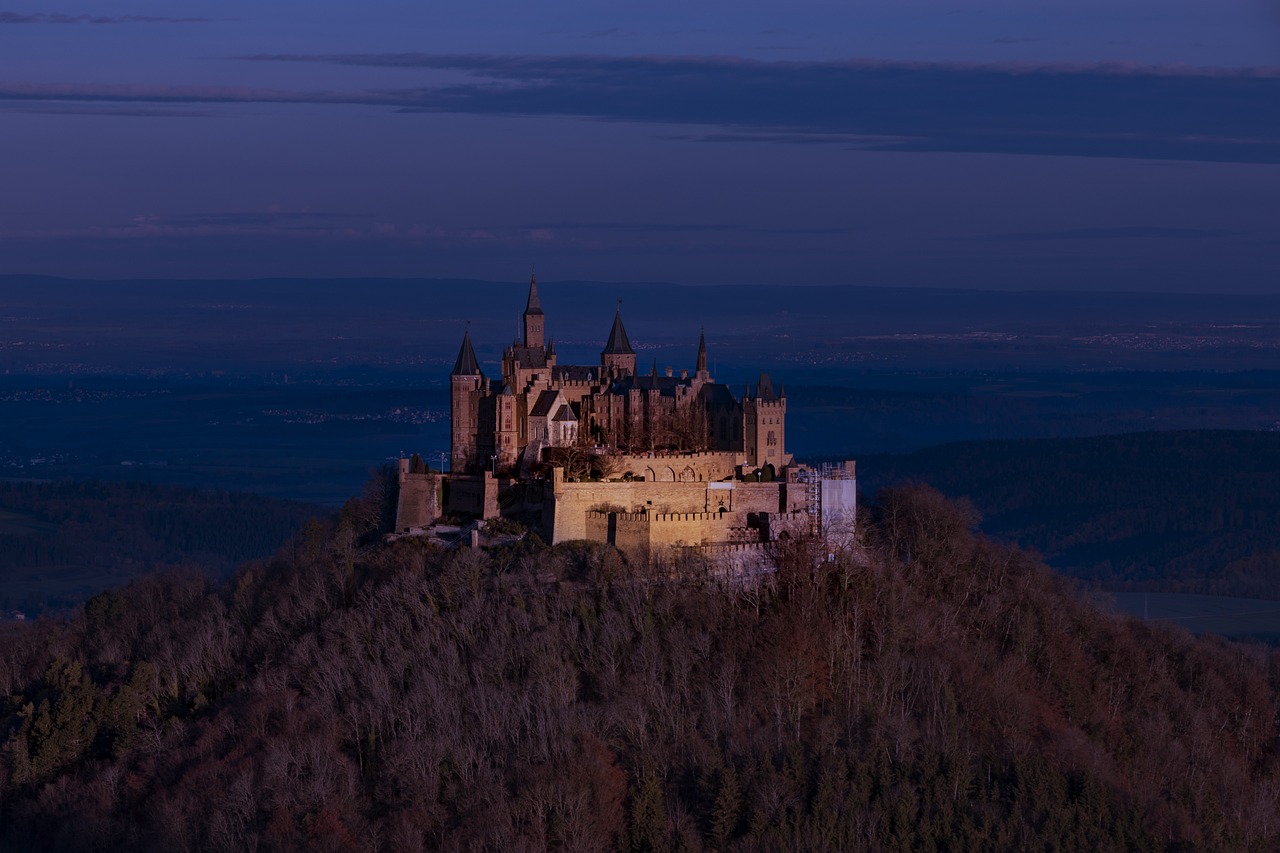 madrigueras pueblo pintoresco con un castillo medieval