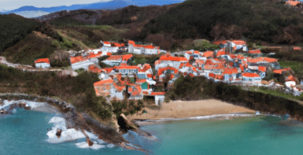 12 de los pueblos mas hermosos con playas cerca de asturias 13