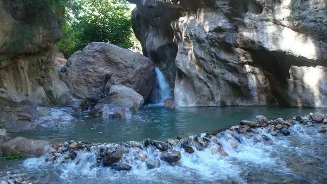 illar pueblo de cine en un oasis del desierto